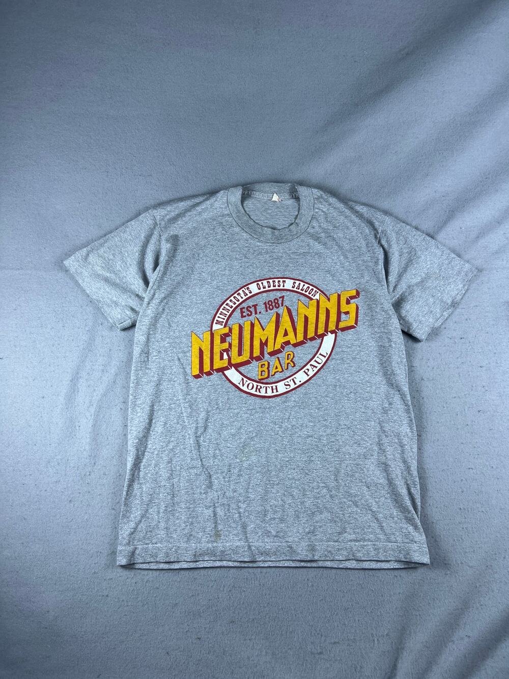Vintage Neumanns Bar T-Shirt Mens L Gray Minnesota Single Stitch Graphics USA
